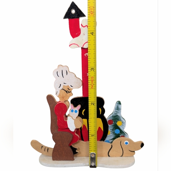 Vintage Schmidt Emgee Wooden Christmas Ornament Lady with Cat and Dog Fireplace - Picture 9 of 9